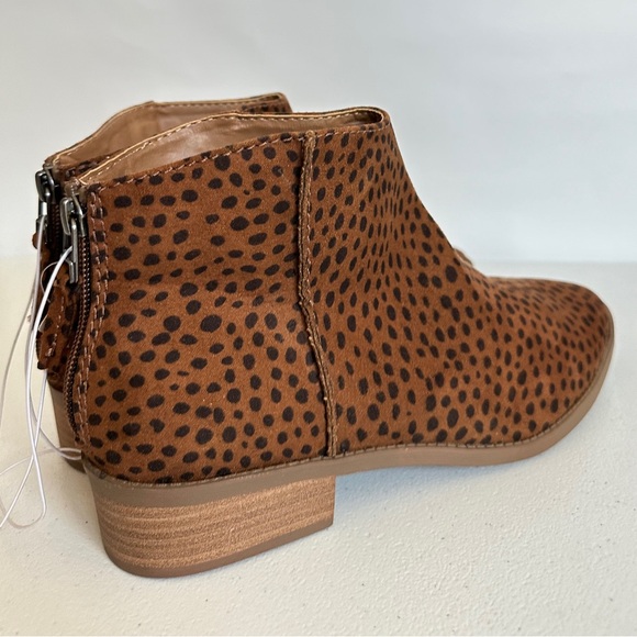 NWT. Women's Emma Leopard Print Ankle Bootie Brown - Universal Thread Size 9.5 - Picture 6 of 10